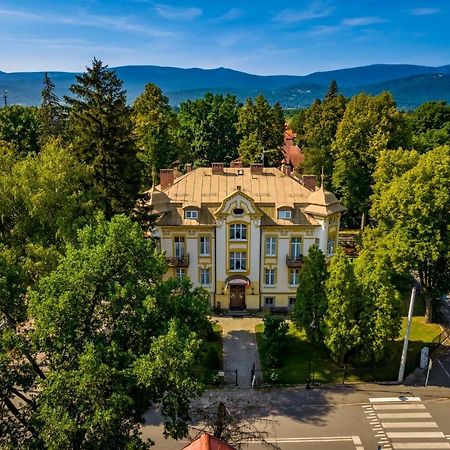 Hotel Bella Еленя-Гура Экстерьер фото