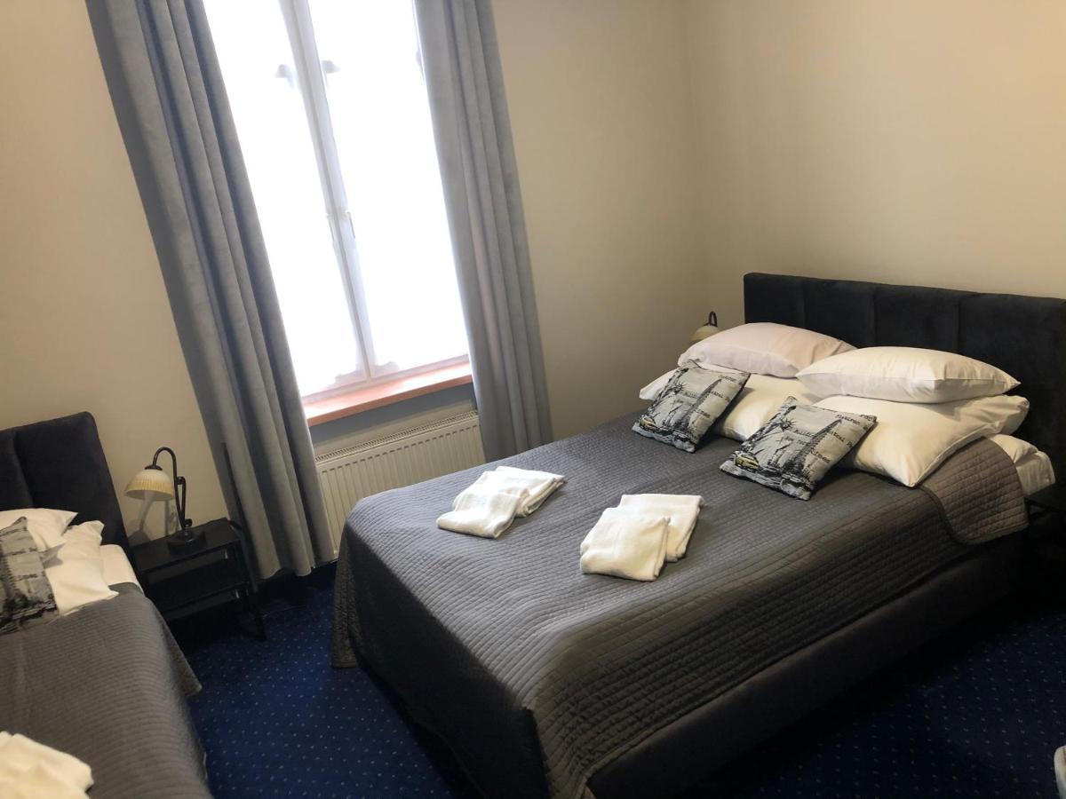 Hotel Bella Еленя-Гура Экстерьер фото