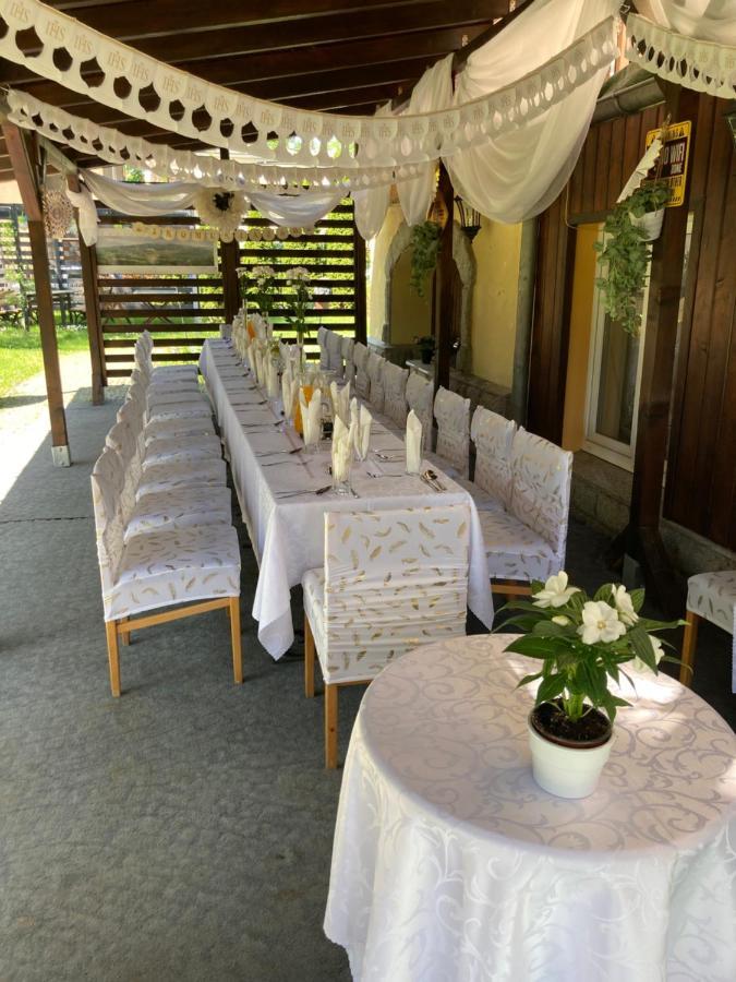 Hotel Bella Еленя-Гура Экстерьер фото