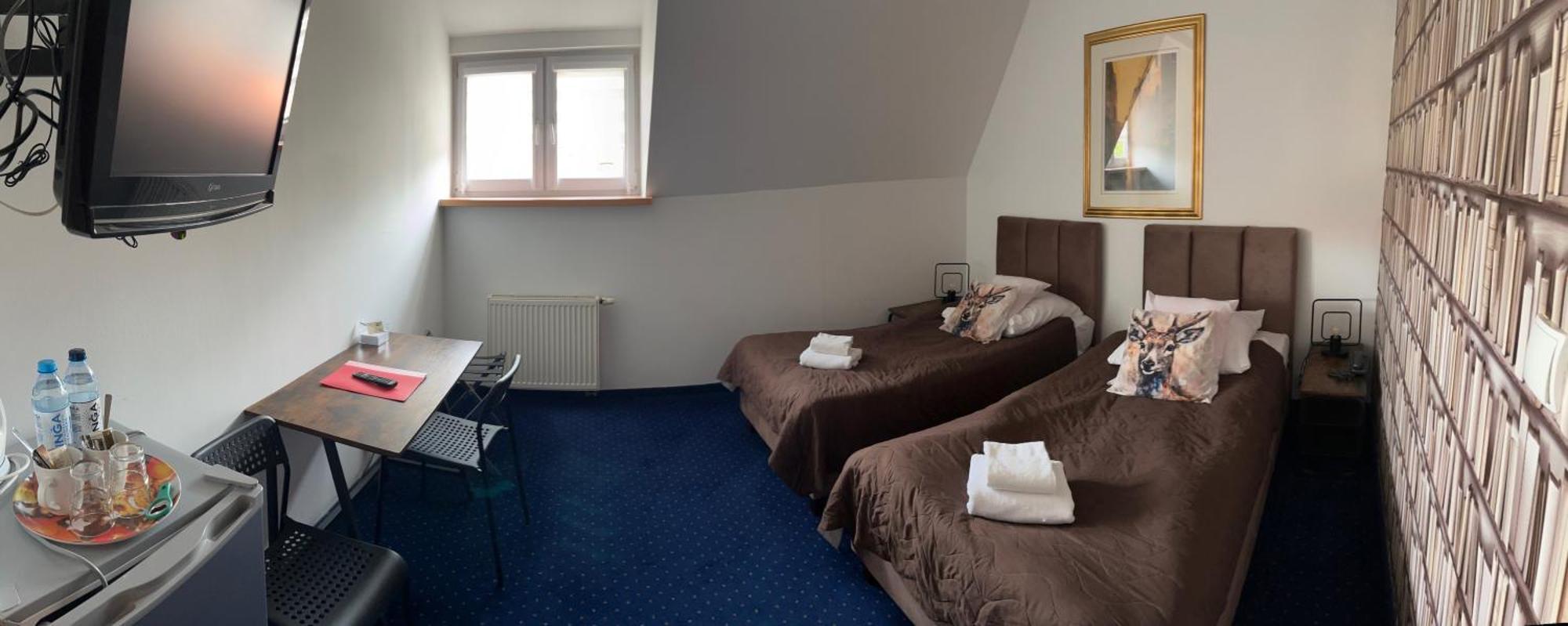 Hotel Bella Еленя-Гура Экстерьер фото