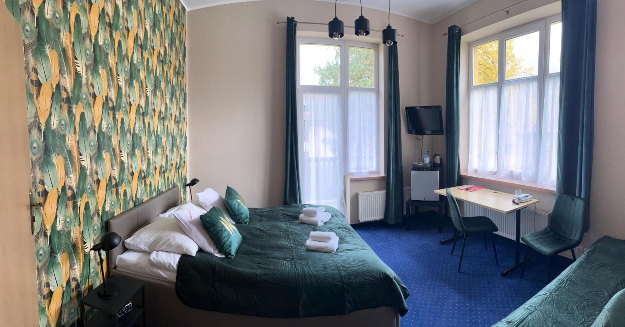 Hotel Bella Еленя-Гура Экстерьер фото