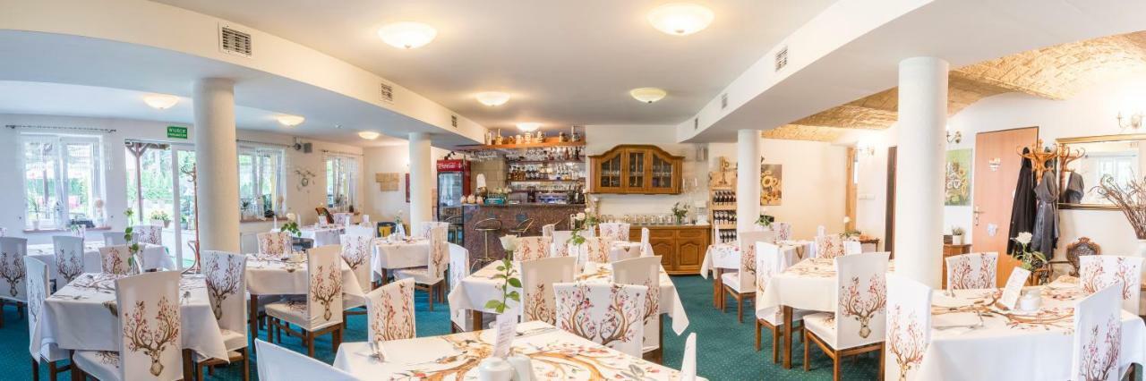 Hotel Bella Еленя-Гура Экстерьер фото